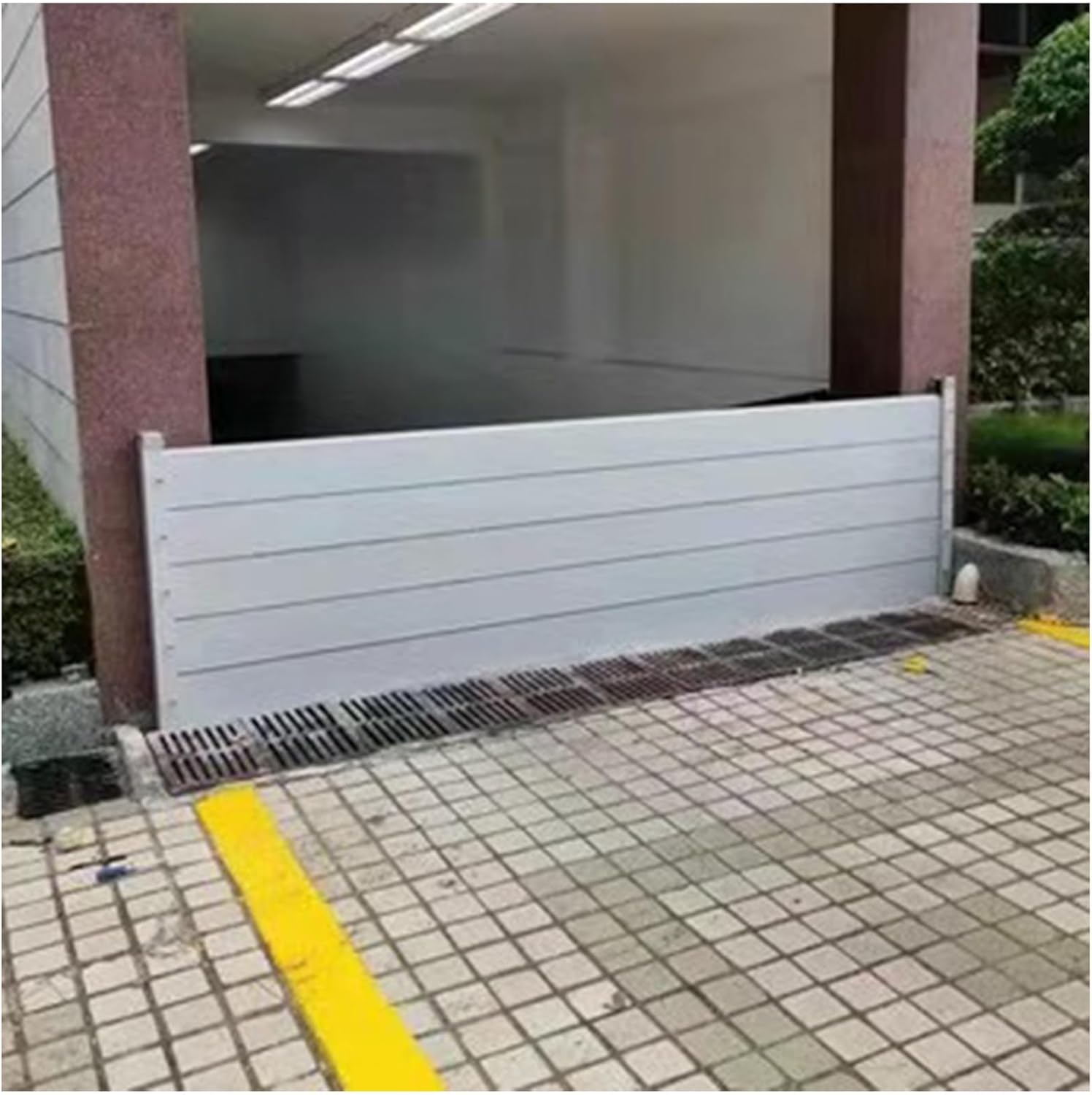 Flood Protection Panels 39inch High Reusable Barrier System for Garage Doors