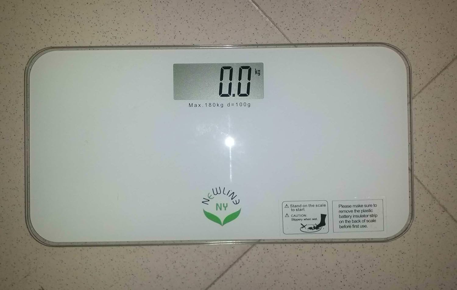NEWLINE NY White Mini Scale with Travel Case 1