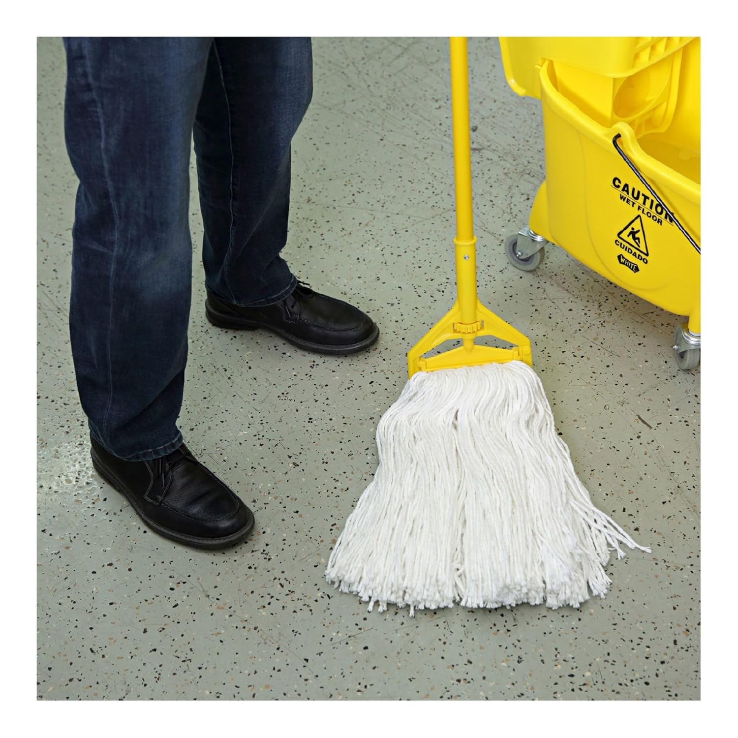 Boardwalk BWK2032RCT No 32 Rayon Cut-End Wet Mop Head - White 12Carton