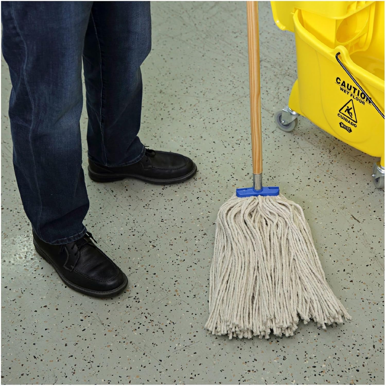 Boardwalk BWK724CEA 24 oz Cotton Wet Mop Head - White 1